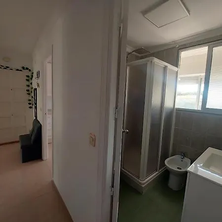 En Piso Con Terraza Junto A La Estacion Appartamento *