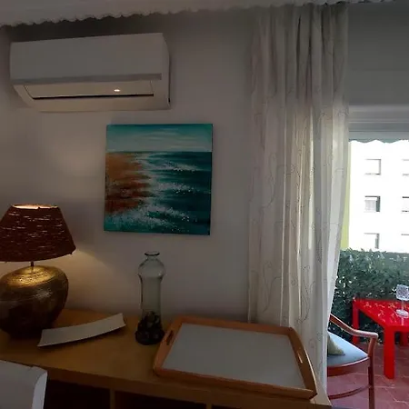 En Piso Con Terraza Junto A La Estacion Appartamento *